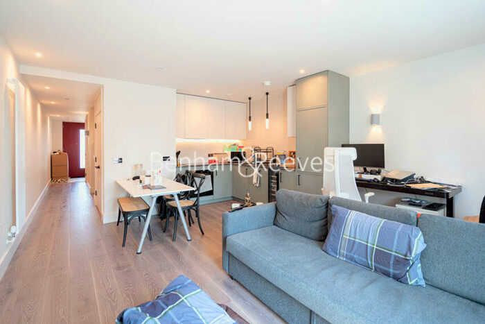 1 Bedroom Apartment To Rent In Windsor Square, Woolwich, SE18