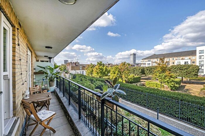 2 Bedroom Flat To Rent In Imperial Crescent, Fulham, SW6