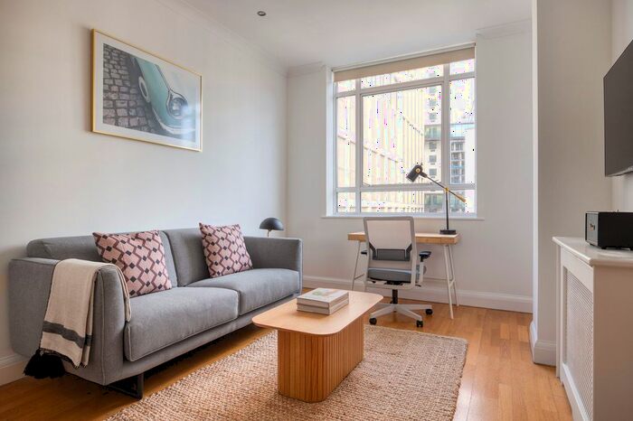2 Bedroom Flat To Rent In Waterloo, London, SE1
