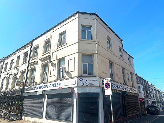 2 Bedroom Flat For Sale In Castle Road, Scarborough, YO11