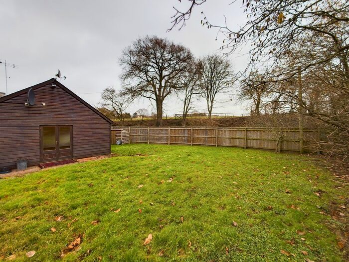 2 Bedroom Bungalow To Rent In Small Brook Lodge, Clehonger, HR2