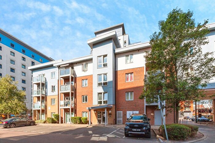 2 Bedroom Flat To Rent In Mill Street, Slough, SL2