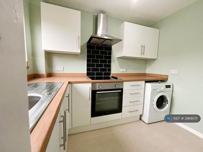 1 Bedroom Flat To Rent In Savick Avenue, Bolton, BL2
