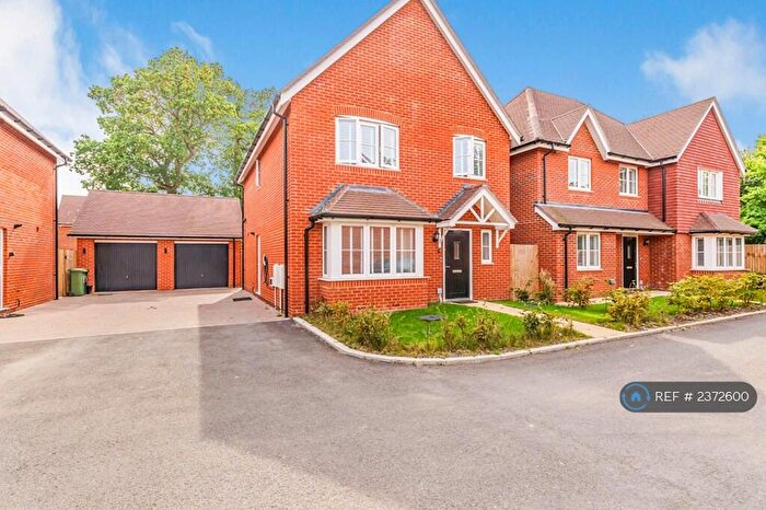 4 Bedroom Detached House To Rent In Lawrence Gardens, Horley, RH6