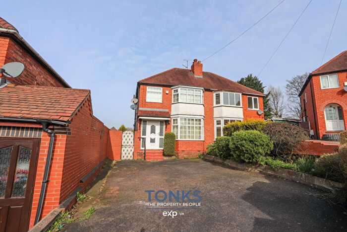 3 Bedroom Semi-Detached House For Sale In Sledmore Road, Dudley, DY2