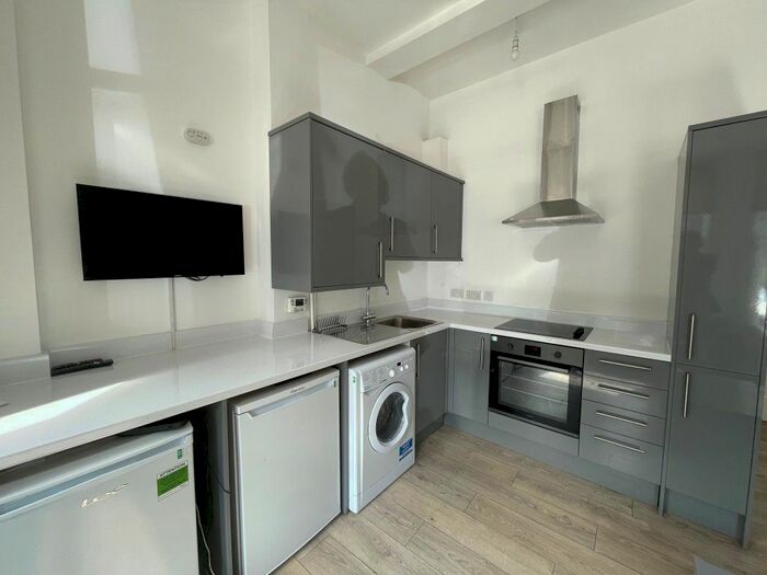 3 Bedroom Flat To Rent In London Road, Leicester, LE2