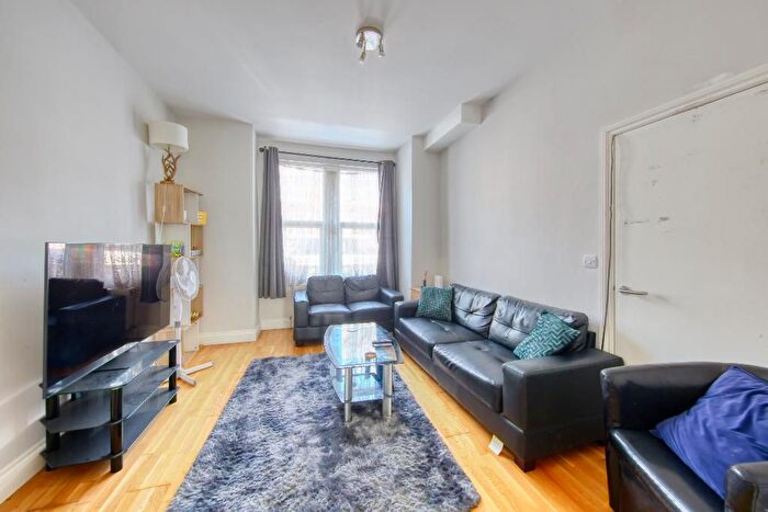 4 Bedroom Terraced House To Rent In Southcroft Road, Streatham, SW16