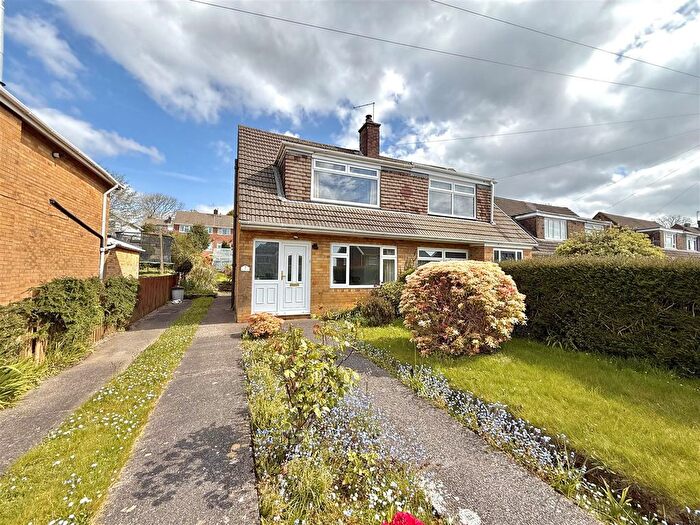 3 Bedroom Semi-Detached House For Sale In Ash Grove, Killay, Swansea, SA2