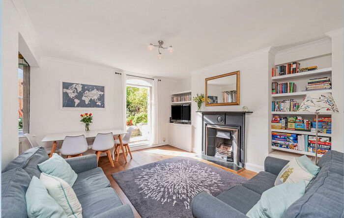 2 Bedroom Apartment To Rent In Highbury Hill, N5