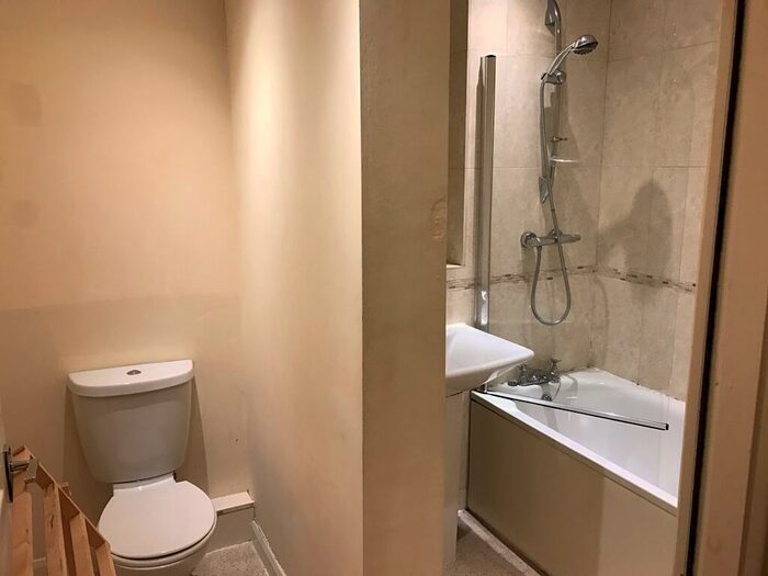 2 Bedroom Apartment To Rent In Mayfair House Bed Bath, B4