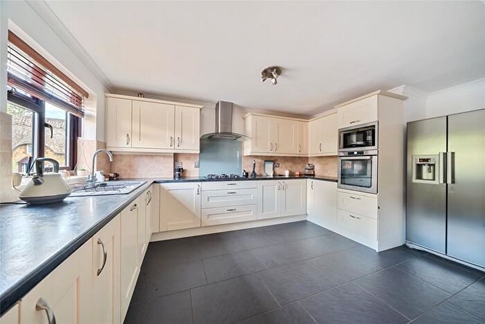 4 Bedroom Link Detached House For Sale In Wareing Lane, Denton, Northamptonshire, NN7