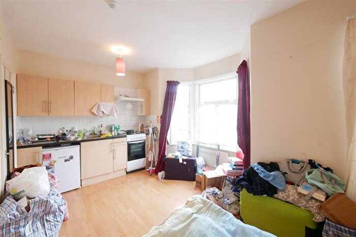 Studio To Rent In Cranbrook Park, Wood Green, N22