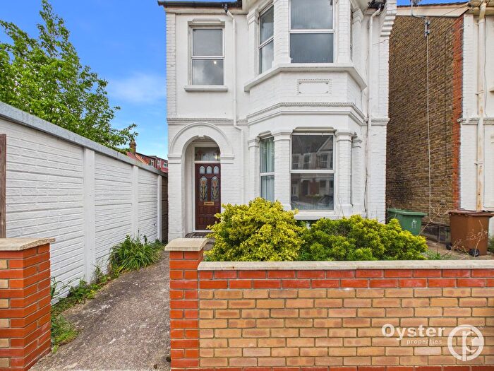 4 Bedroom Detached House To Rent In Bowen Road, Harrow, HA1