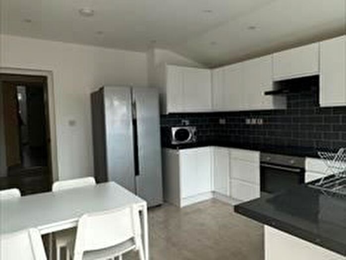 3 Bedroom Terraced House To Rent In Hilda Road, London, E16