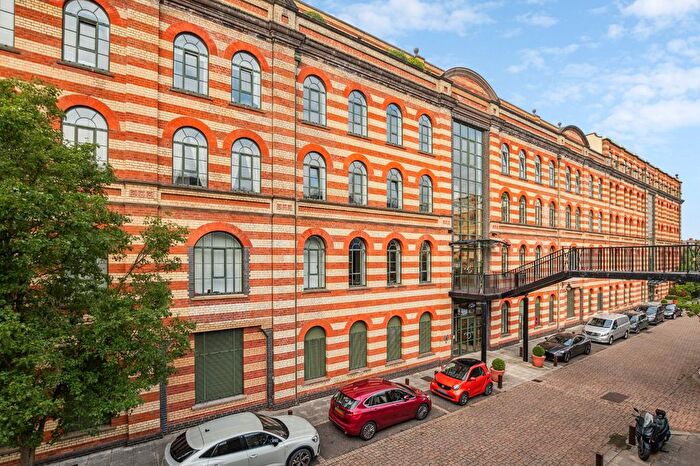 1 Bedroom Flat To Rent In Brasenose Drive, Barnes, SW13