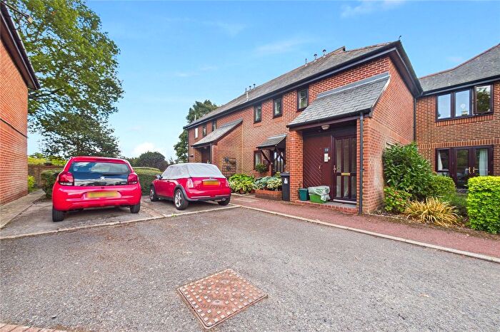 2 Bedroom Flat To Rent In Badgers Croft, Victoria Road, Mortimer Common, Reading, RG7
