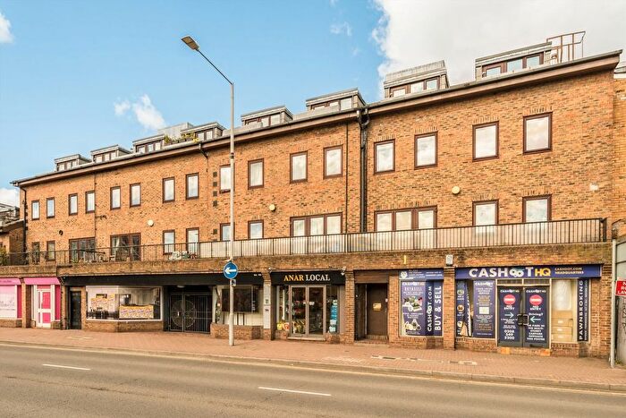 3 Bedroom Flat To Rent In Old London Road, Kingston Upon Thames, KT2