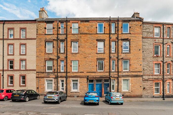 1 Bedroom Flat For Sale In Restalrig Road South, Edinburgh, EH7