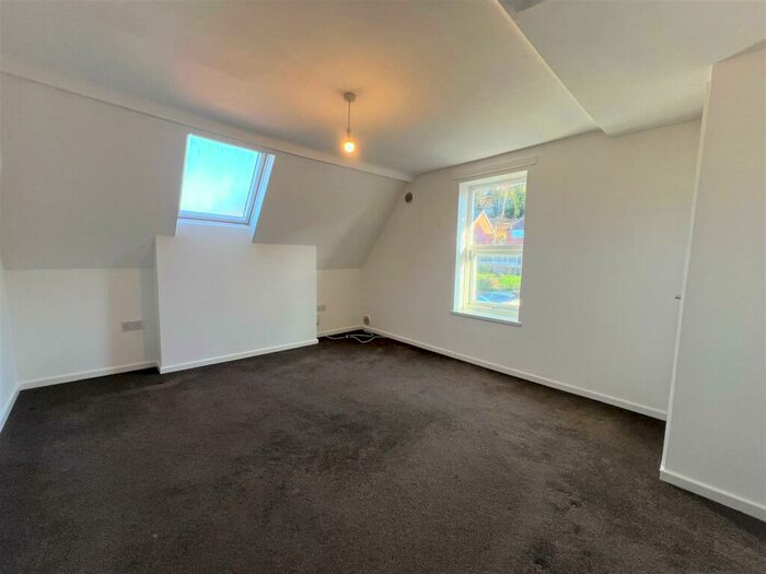 1 Bedroom Apartment To Rent In Flat The Old Vicarage, Halesowen Road, Cradley Heath, B64