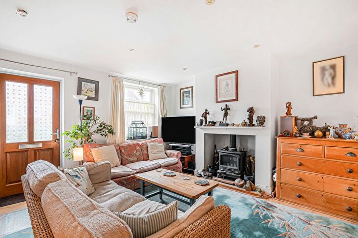 3 Bedroom Terraced House For Sale In Sussex Road, Petersfield, Hampshire, GU31