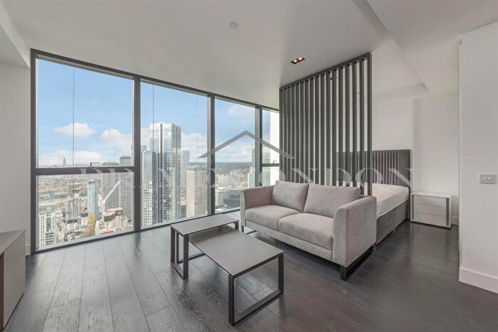 Apartment To Rent In Amory Tower, Marsh Wall, Canary Wharf, E14