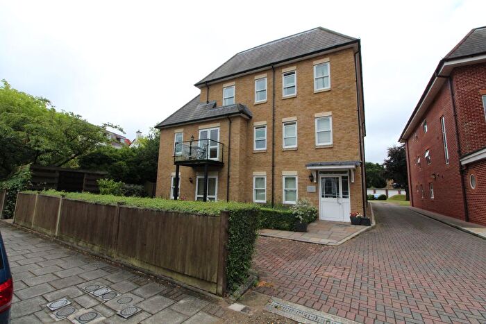 2 Bedroom Flat To Rent In Kemerton Road, Beckenham, BR3