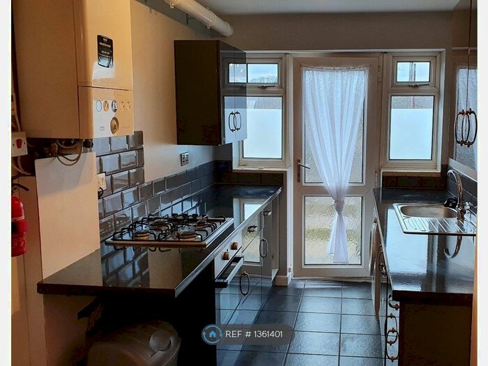 1 Bedroom Flat To Rent In Albion Street, Swindon, SN1