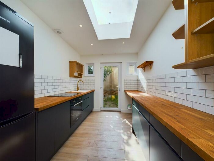 1 Bedroom Flat To Rent In Upper Lewes Road, Brighton, BN2