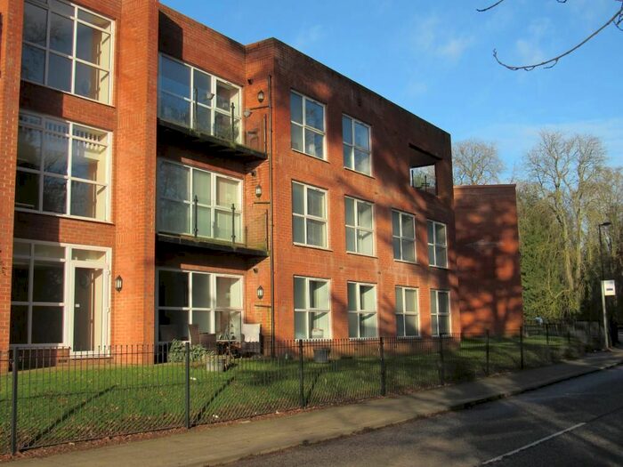 2 Bedroom Flat To Rent In St Crispins Drive, St Crispins, Northampton, Northamptonshire, NN5