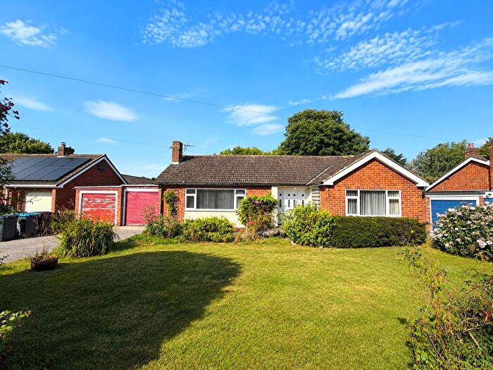 3 Bedroom Bungalow For Sale In Mill Hill Close, Brompton, Northallerton, North Yorkshire, DL6