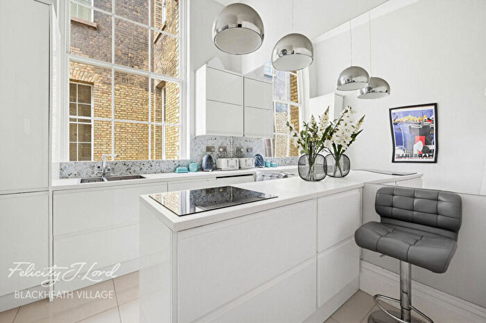 2 Bedroom Flat For Sale In Gilbert Close, London, SE18