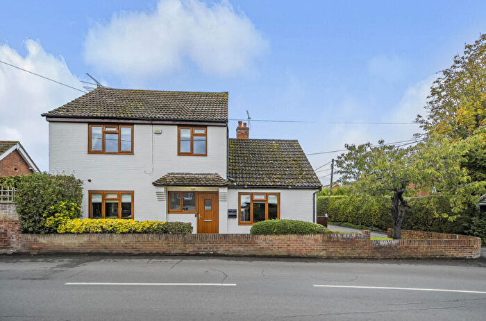 4 Bedroom Detached House For Sale In Painters Forstal, Faversham, Kent, ME13