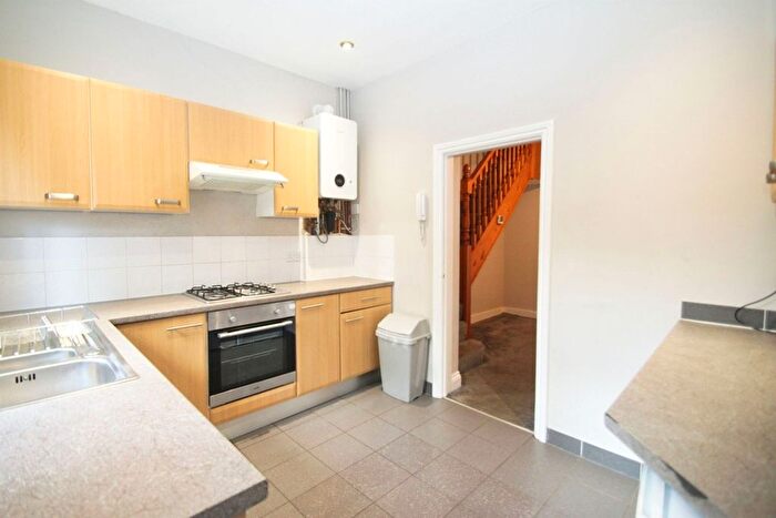 2 Bedroom End Terrace House To Rent In Barclay Oval, Woodford Green, IG8