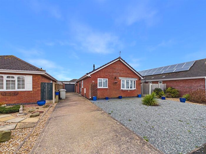 2 Bedroom Detached Bungalow For Sale In Marine Avenue West, Sutton-On-Sea, LN12
