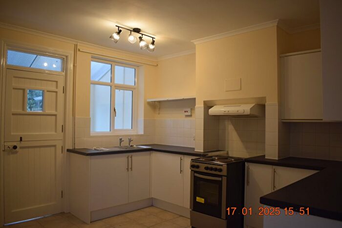 2 Bedroom End Of Terrace House To Rent In Castle Road, Nuneaton, CV10
