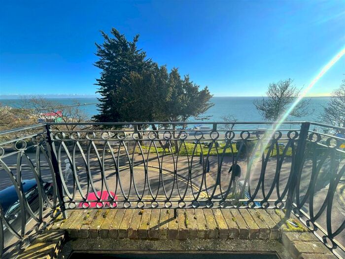 2 Bedroom Flat To Rent In Royal Terrace, Southend-On-Sea, SS1