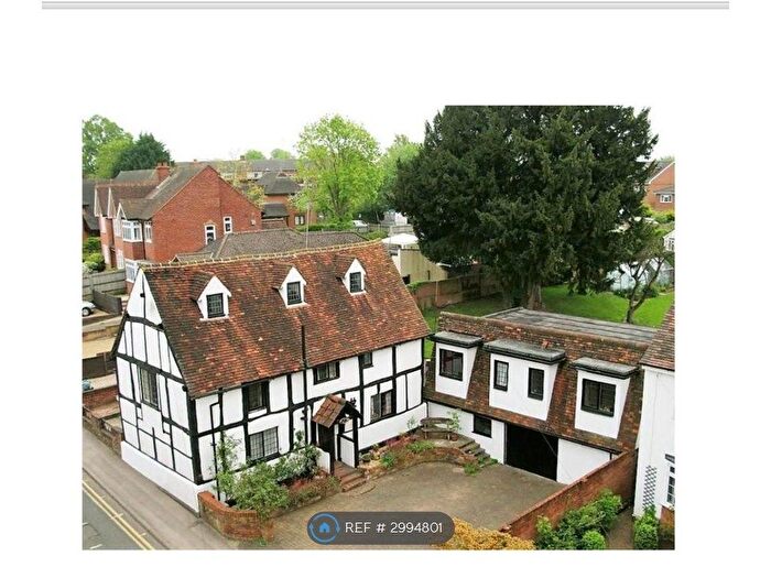 2 Bedroom Maisonette To Rent In Barkham Road, Wokingham, RG41
