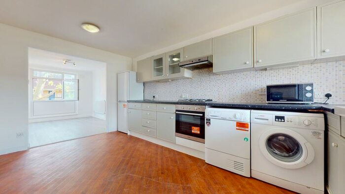4 Bedroom Flat To Rent In Ambrose Walk, Bow, London, E3