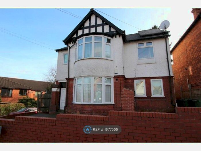 1 Bedroom Flat To Rent In Maple House, Redditch, B98