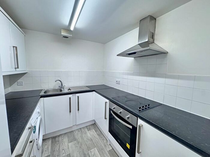 2 Bedroom Flat To Rent In Trivett Square, Nottingham, NG1