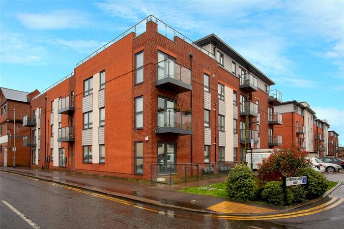 2 Bedroom Flat To Rent In Hagden Lane, Watford, Hertfordshire, WD18