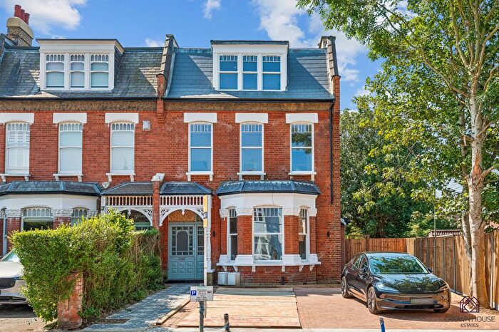 2 Bedroom Flat For Sale In Woodside Park Road, London, London, London, N12