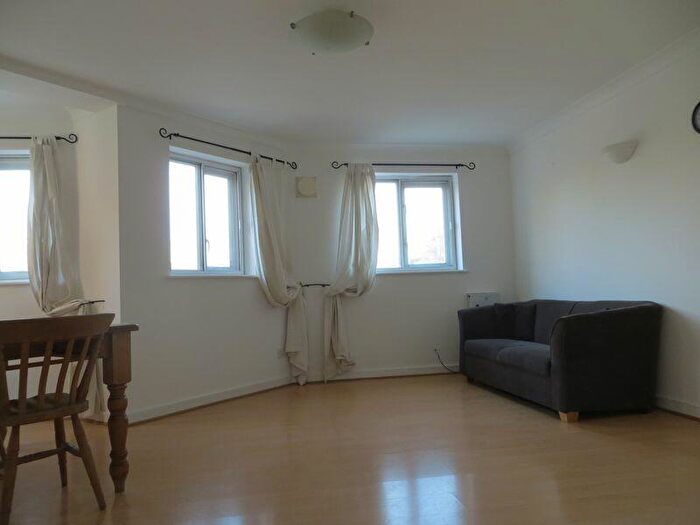 2 Bedroom Apartment To Rent In Barnby Street, E15