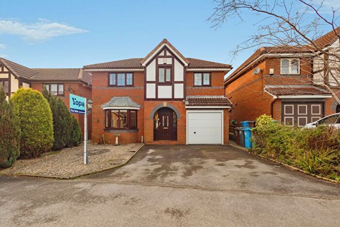 4 Bedroom Detached House For Sale In Saint Cuthberts Fold, Oldham, Lancashire, OL8