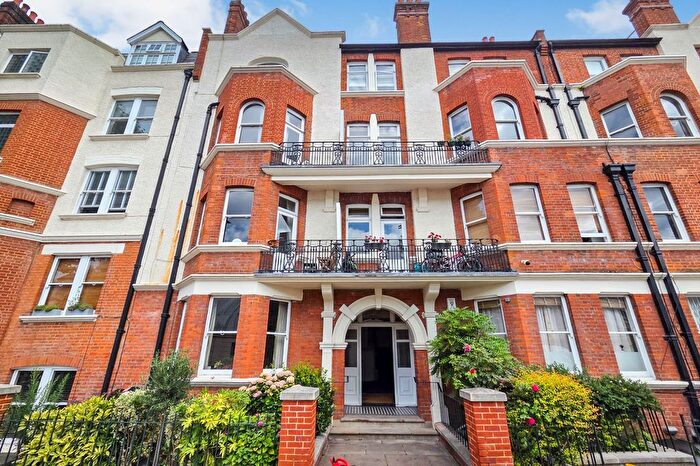 2 Bedroom Flat For Sale In Delaware Road, London, W9
