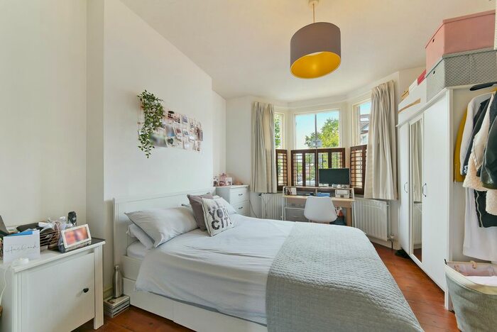 1 Bedroom Flat To Rent In Craven Gardens, London, SW19