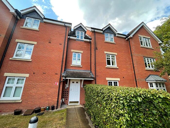 2 Bedroom Flat To Rent In Chancel Court, Solihull, Birmingham, B91