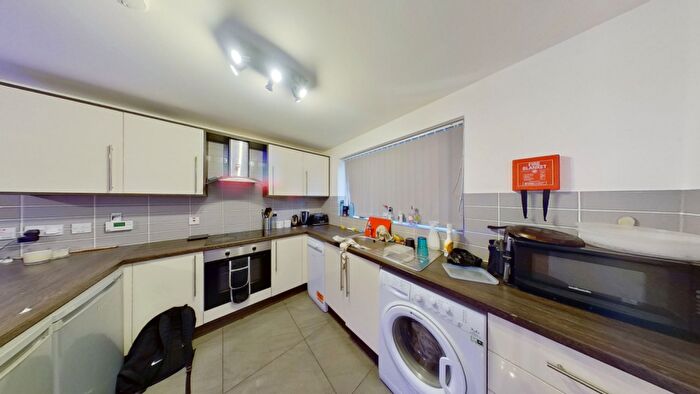 4 Bedroom Town House To Rent In Kilbourn Street, Nottingham, NG3