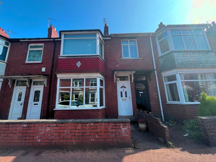 3 Bedroom Flat To Rent In Simonside Terrace, Heaton, Newcastle Upon Tyne, NE6