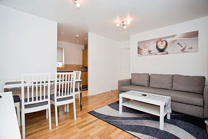2 Bedroom Flat To Rent In Chieftain Way, Cambridge, CB4